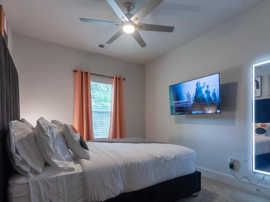 Five75lux Atl King Bed & Game Downtown