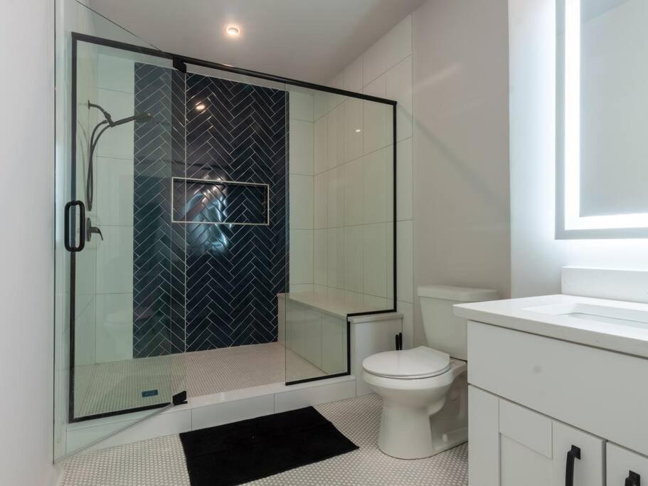 Five75lux Atl King Bed & Game Downtown Holiday home Atlanta